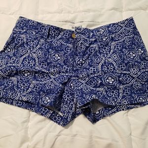 Old Navy, size 4, floral white and blue pattern, super comfy.